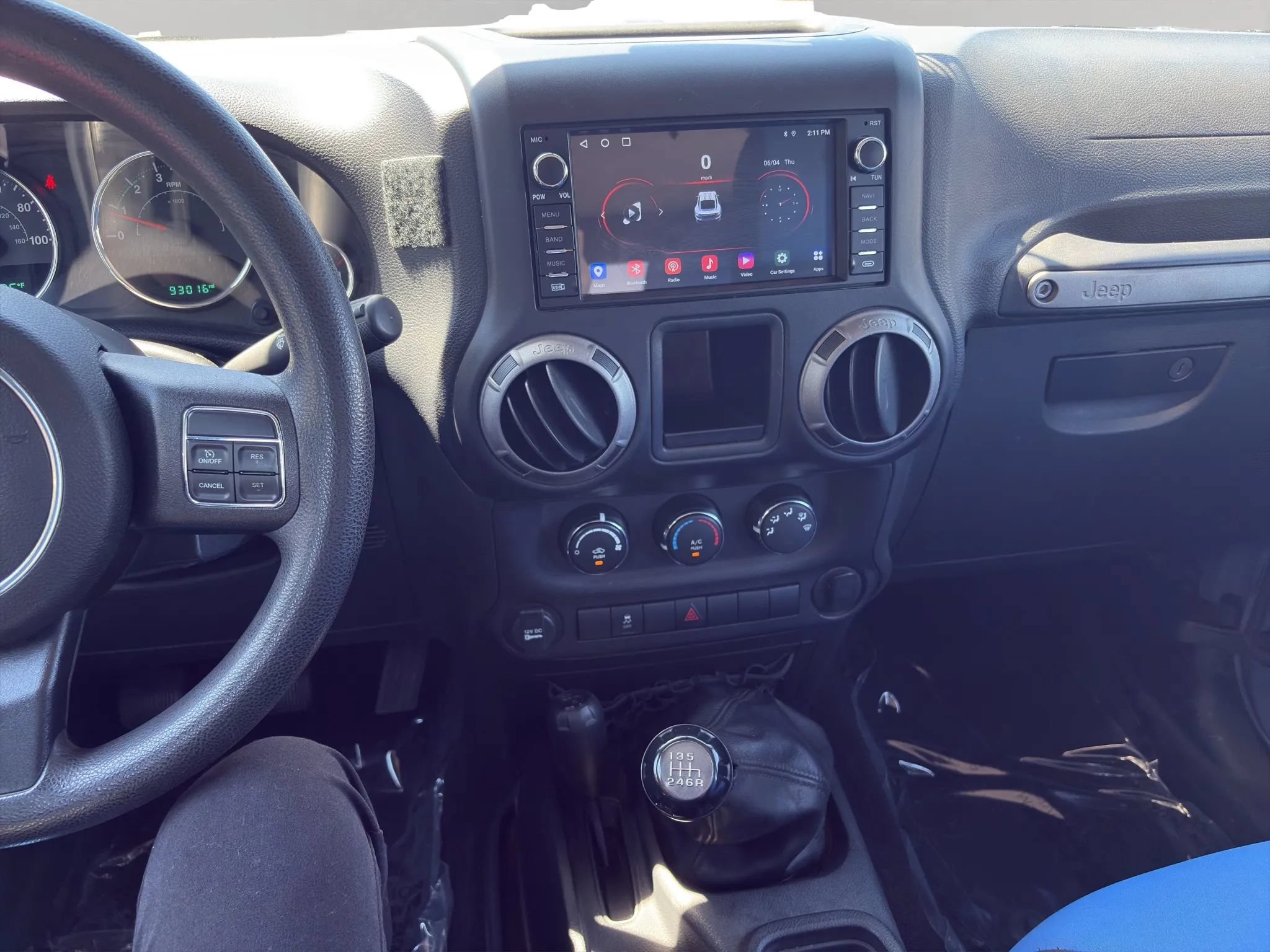 Used 2015 Jeep Wrangler Unlimited Sport AWD/4WD image 12