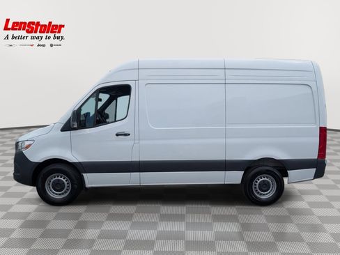 Used 2025 Mercedes-Benz Sprinter 2500 image 2