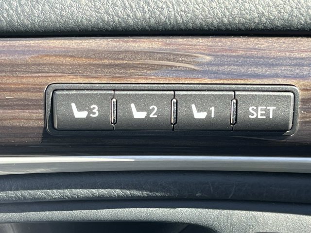 Used 2014 Lexus LS 460 w/ Comfort Package RWD image 31