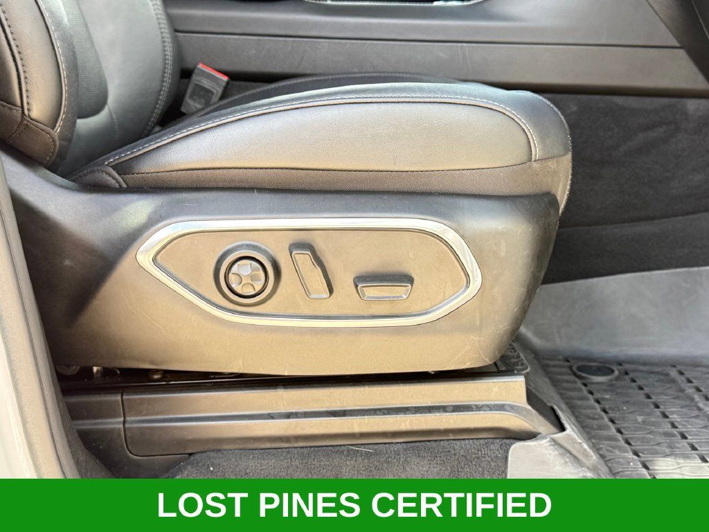 Used 2024 Jeep Wagoneer Series II w/ Flexible Seating Group RWD image 23