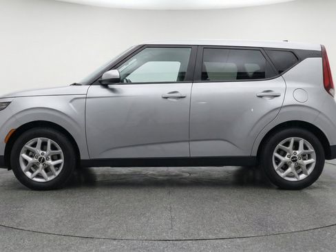 Used 2025 Kia Soul LX w/ LX Technology Package FWD image 5