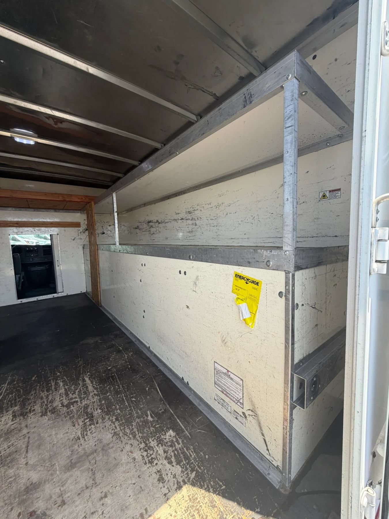 Used 2018 Chevrolet Express 3500 w/ Chrome Appearance Package RWD image 15