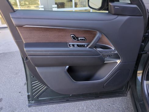 Used 2023 Land Rover Range Rover SE AWD/4WD image 12