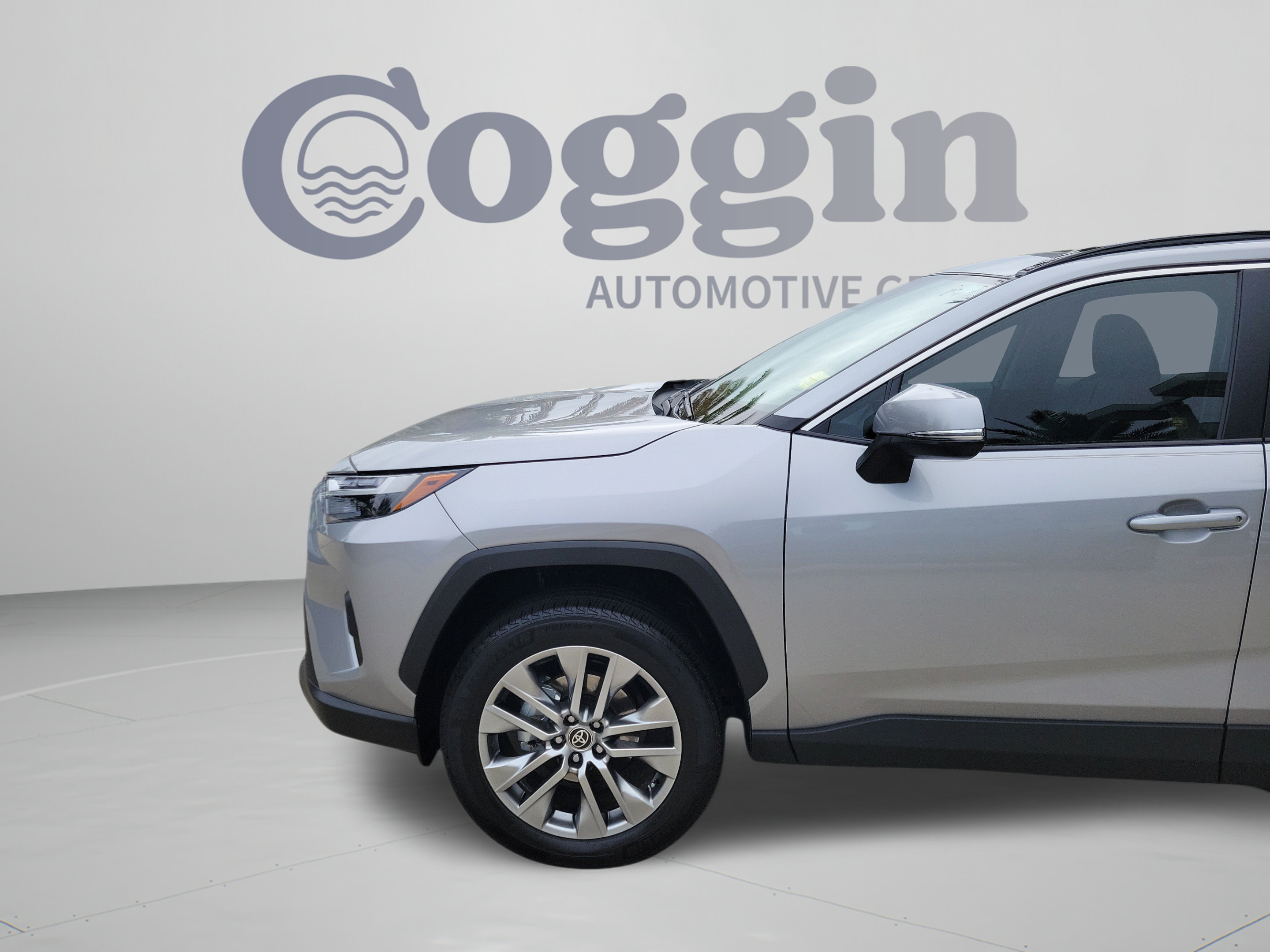 Used 2022 Toyota RAV4 XLE Premium FWD image 31