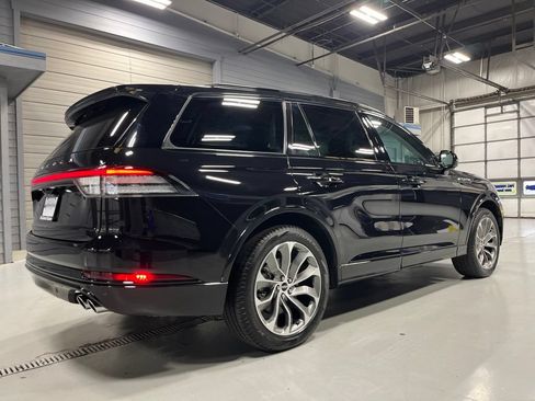 Used 2025 Lincoln Aviator AWD w/ Jet Appearance Package image 7