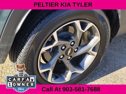 Used 2025 Chevrolet Trax LT w/ Driver Confidence Package image 8