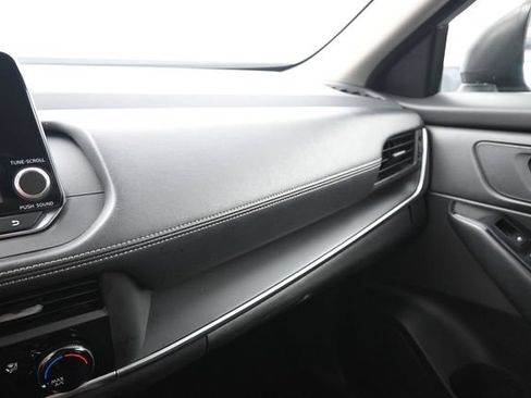 Used 2024 Nissan Rogue S FWD image 26