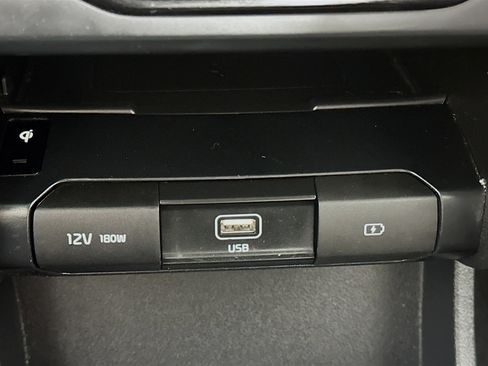 Used 2022 Kia Niro EX w/ Cold Weather Package image 26