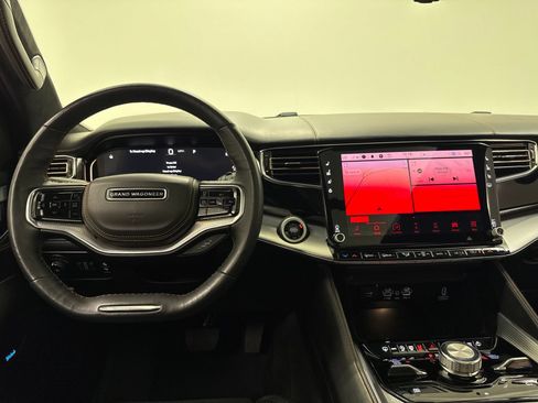 Used 2023 Jeep Grand Wagoneer Series III AWD/4WD image 28