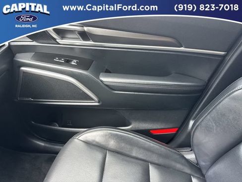 Used 2025 Kia Telluride S FWD image 29