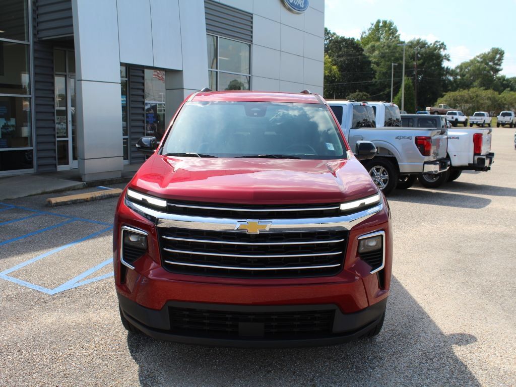 Used 2026 Chevrolet Traverse LT AWD/4WD image 3