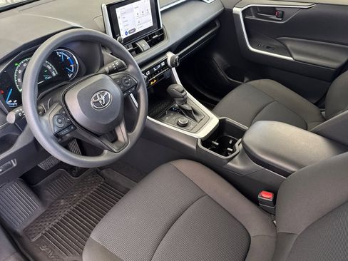 Certified 2025 Toyota RAV4 LE AWD/4WD image 9
