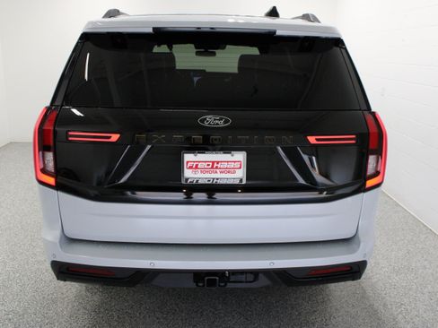 Used 2025 Ford Expedition Tremor AWD/4WD image 8