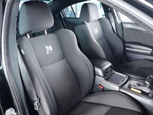 Used 2019 Dodge Charger Scat Pack RWD image 37