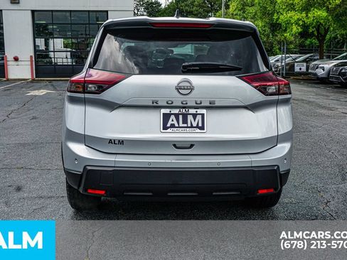 Used 2024 Nissan Rogue S FWD image 11