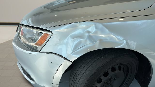 Used 2011 Volkswagen Jetta SE FWD image 7
