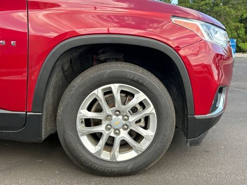 Used 2020 Chevrolet Traverse LT FWD image 21