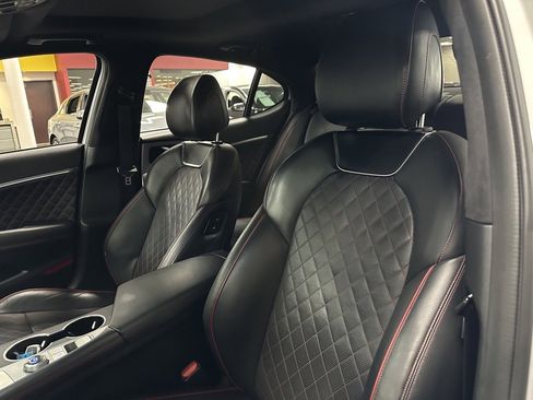 Used 2019 Genesis G70 3.3T Advanced w/ Sport Package image 18