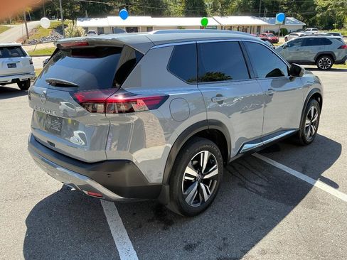 Used 2023 Nissan Rogue SL w/ SL Premium Package FWD image 6