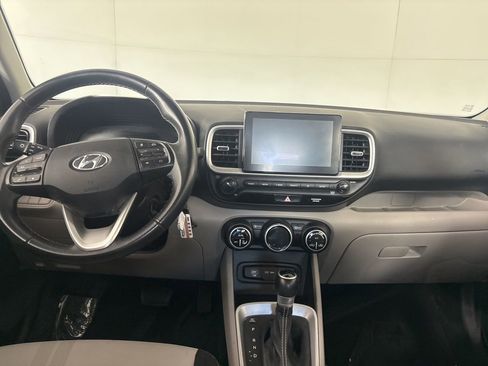 Used 2023 Hyundai Venue SEL FWD image 22