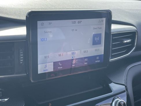 Used 2023 Ford Explorer ST-Line w/ Class IV Trailer Tow Package image 5