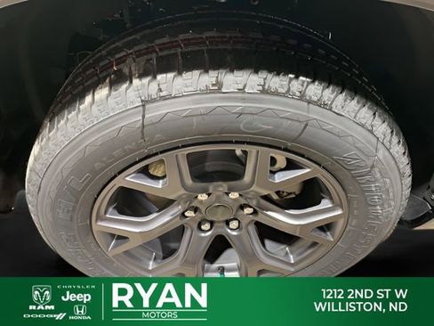 New 2026 Jeep Grand Wagoneer L Limited AWD/4WD image 22