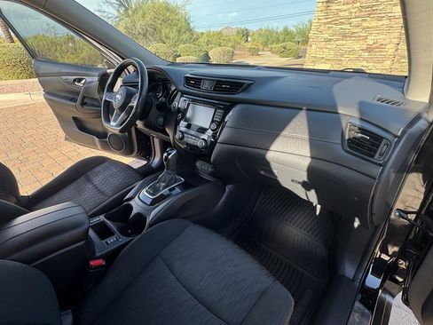Used 2018 Nissan Rogue SV FWD image 25
