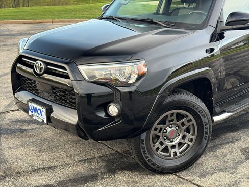 Used 2020 Toyota 4Runner SR5 Premium AWD/4WD image 8