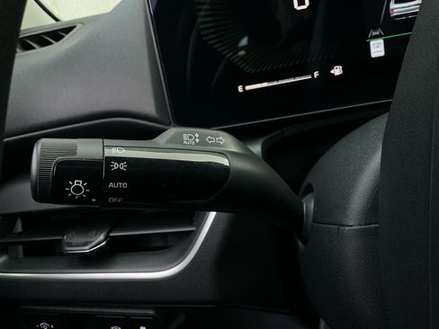 Used 2025 Kia K4 LXS image 36