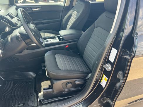 Used 2019 Ford Edge SE FWD image 12