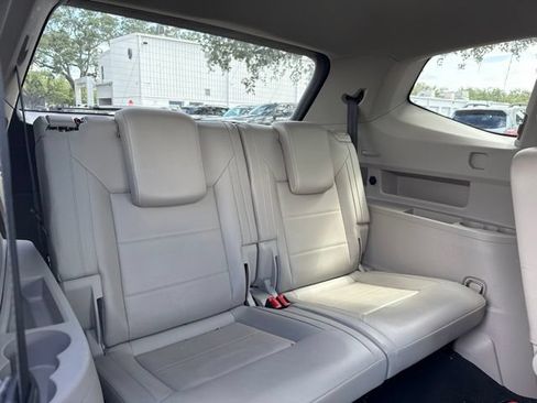 Used 2021 Volkswagen Atlas SE w/ Towing Package FWD image 9