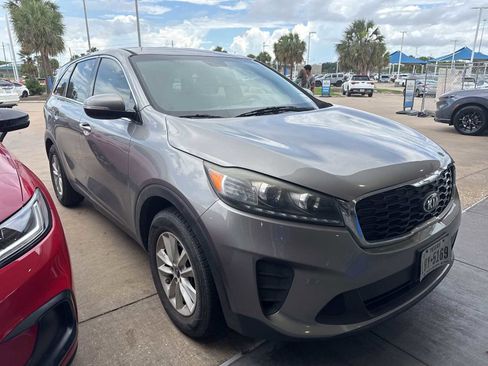 Used 2019 Kia Sorento L FWD image 2