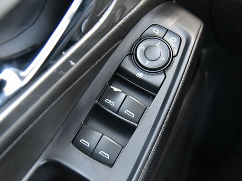 Used 2023 Chevrolet Traverse LT FWD image 37