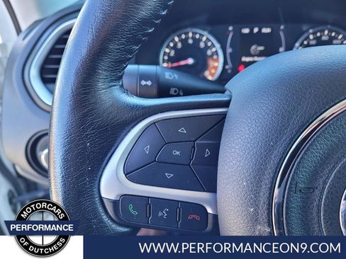 Used 2018 Jeep Renegade Latitude w/ Cold Weather Group image 17