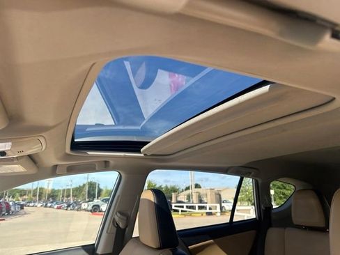 Used 2016 Toyota RAV4 Limited FWD image 8
