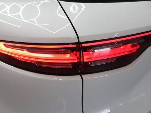 Used 2021 Porsche Cayenne image 29