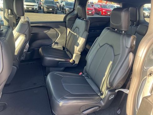 New 2026 Chrysler Pacifica Select image 19