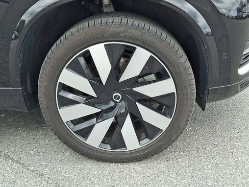Certified 2024 Volvo XC90 T8 Plus AWD/4WD image 8