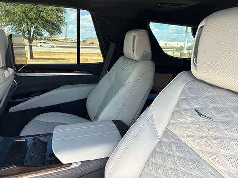 Used 2026 Cadillac Escalade Platinum Sport AWD/4WD image 6