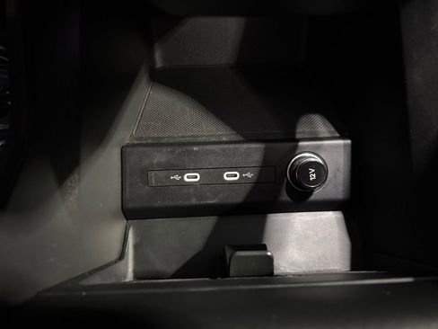 Used 2022 Audi Q4 e-tron Prestige image 23