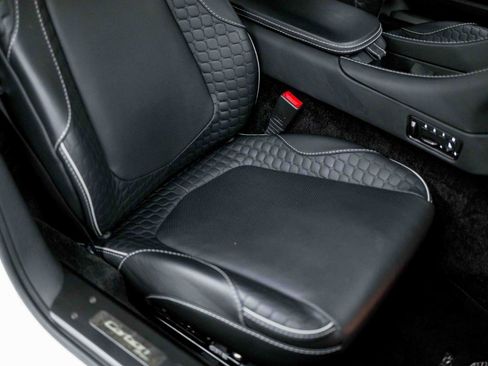 Used 2016 Aston Martin Vanquish Coupe image 65