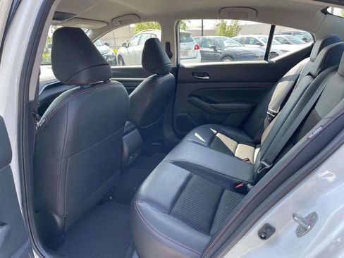 Used 2024 Nissan Altima 2.5 SR FWD image 13