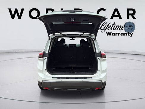 Used 2024 Nissan Rogue SL w/ SL Premium Package FWD image 9