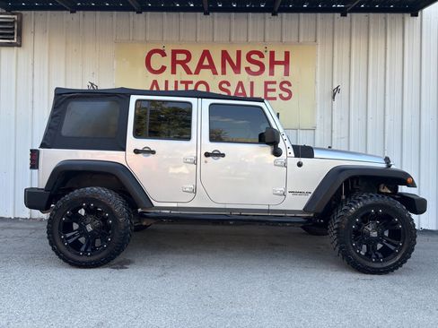 Used 2008 Jeep Wrangler Unlimited X image 2