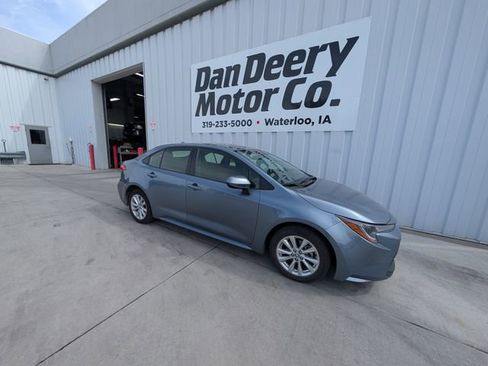 Used 2024 Toyota Corolla LE w/ LE Convenience Package FWD image 18