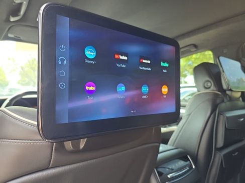 Certified 2025 Cadillac Escalade V w/ LPO, ONYX Package AWD/4WD image 18