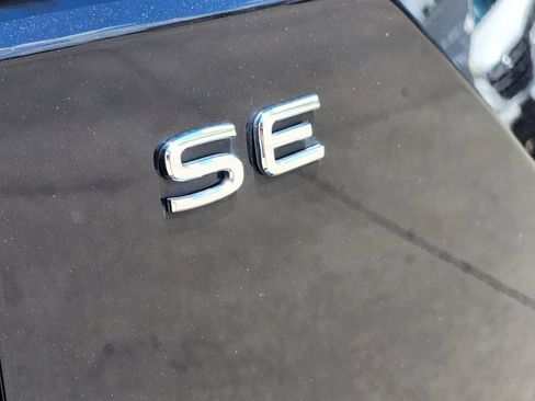 Used 2024 Volkswagen Atlas SE FWD image 15