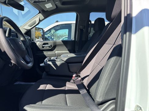 New 2026 Chevrolet Silverado 2500 Custom w/ Z71 Off-Road Package image 14