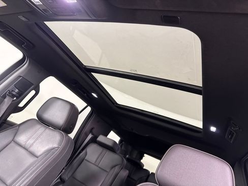 Used 2021 Chevrolet Tahoe RST w/ Luxury Package RWD image 21