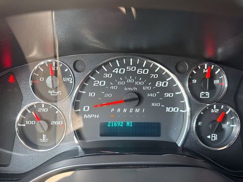 Used 2023 GMC Savana 2500 w/ Driver Convenience Package image 16